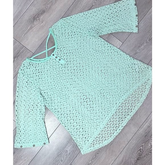 Simply Noelle Tops - Simply Noelle Mint Crochet Flare Sleeve Top